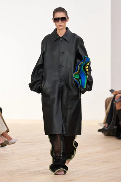 Look 50